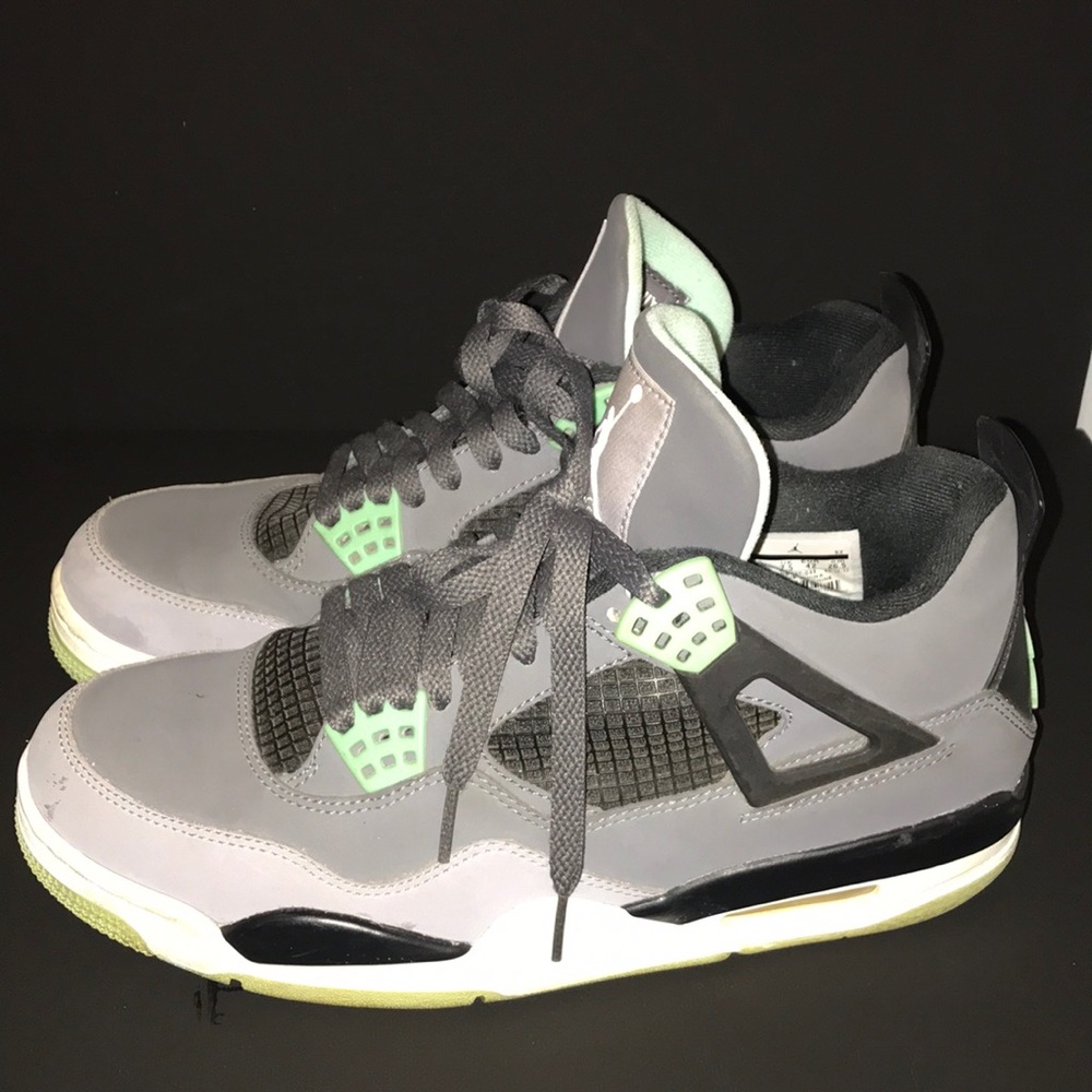 Nike Air Jordan 4 Retro